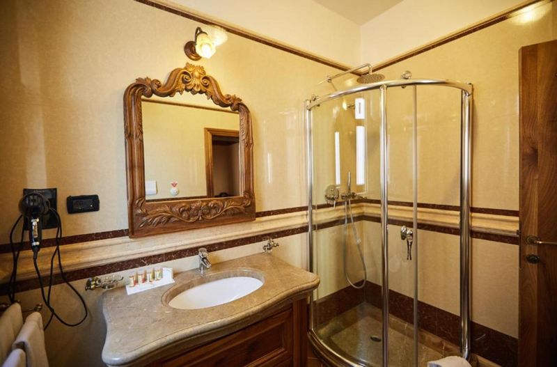 Hotel Brilant Antik Hotel, Albanien, Tirana. Großes 9