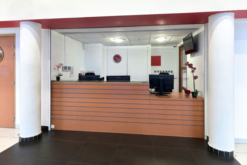 Hotel Comfort Aparthotel Versailles St Cyr l'Ecole, Frankreich, Saint-Cyr-l'École. Großes 2