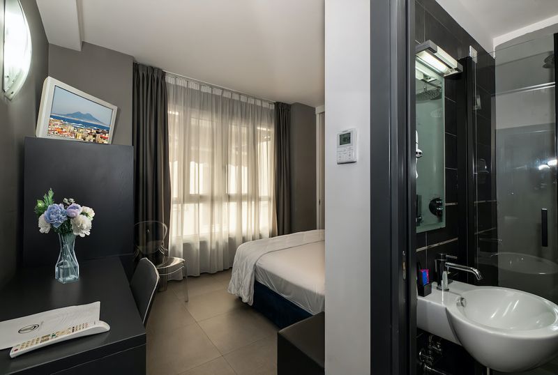 Hotel Golden Hotel, Italien, Neapel. Großes 2