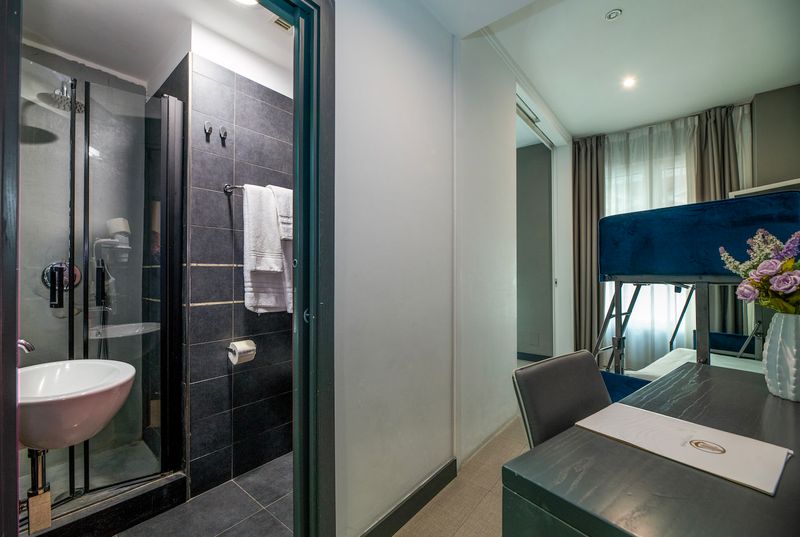 Hotel Golden Hotel, Italien, Neapel. Großes 8