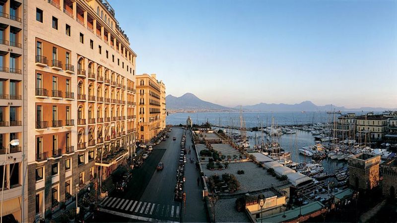 Hotel Grand Hotel Vesuvio, Italien, Neapel. Großes 1