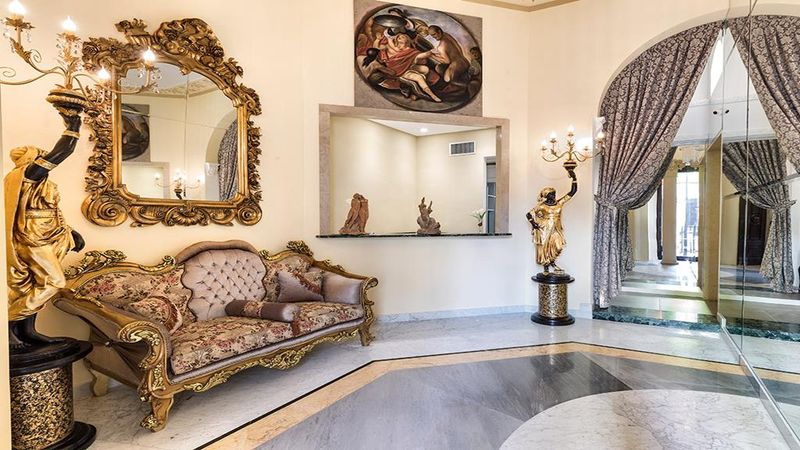 Hotel Art Resort Galleria Umberto, Italien, Neapel. Großes 2