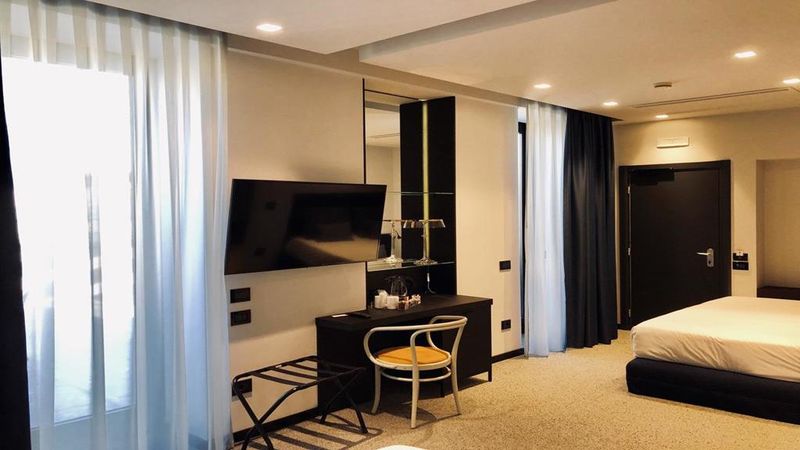 Hotel Best Western Plus Hotel Plaza, Italien, Neapel. Großes 2