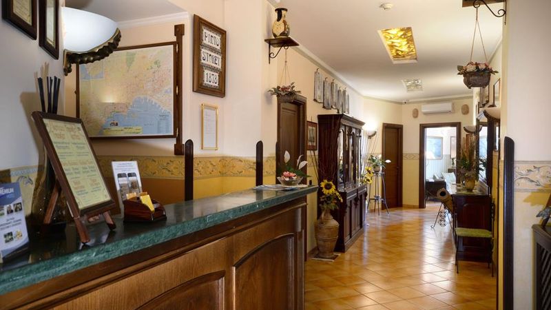 Hotel Pinto Storey Hotel, Italien, Neapel. Großes 2