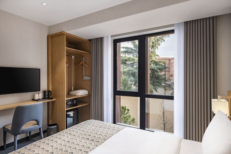 Hotel Clocks Hotel Tbilisi, Georgien, Tiflis. Großes 123