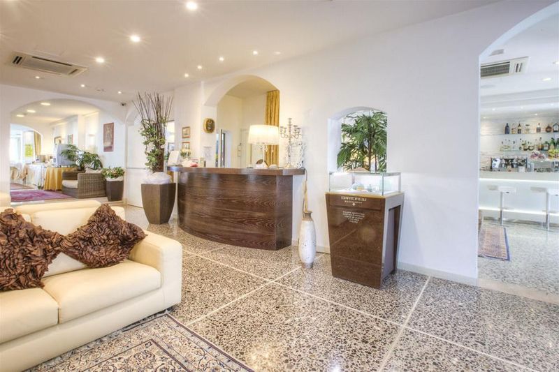 Hotel Ca Bianca, Italien, Riccione. Großes 24