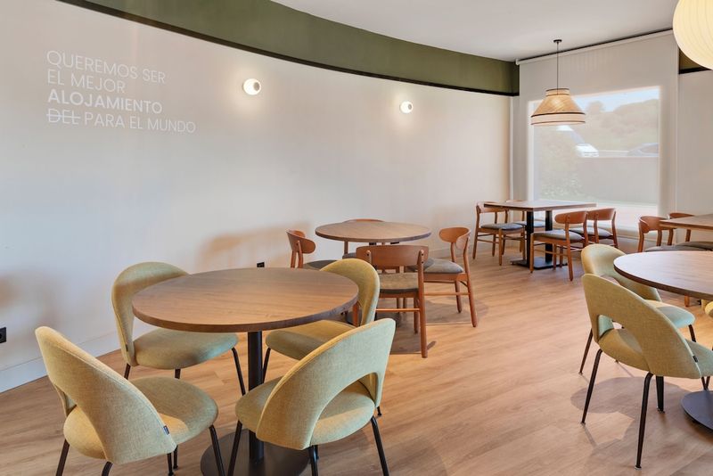 Hotel B&B HOTEL Barcelona Granollers, Spanien, Les Franqueses del Vallès. Großes 186