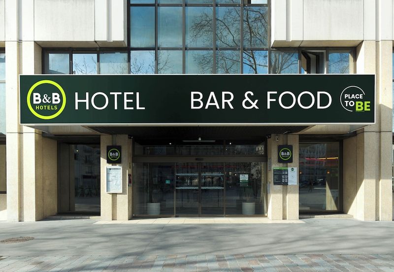 Hotel B&B Hotel Paris 17 Batignolles, Frankreich, Paris. Großes 182