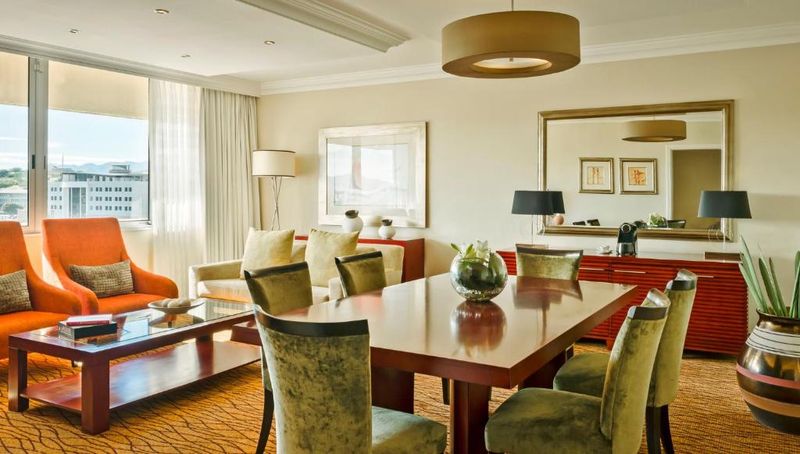 Hotel AVANI Windhoek Hotel and Casino (ex Kalahari Sands), Namibia, Windhoek. Großes 542