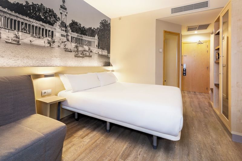 Hotel B&B HOTEL Madrid Aeropuerto T1 T2 T3, Spanien, Madrid. Großes 186