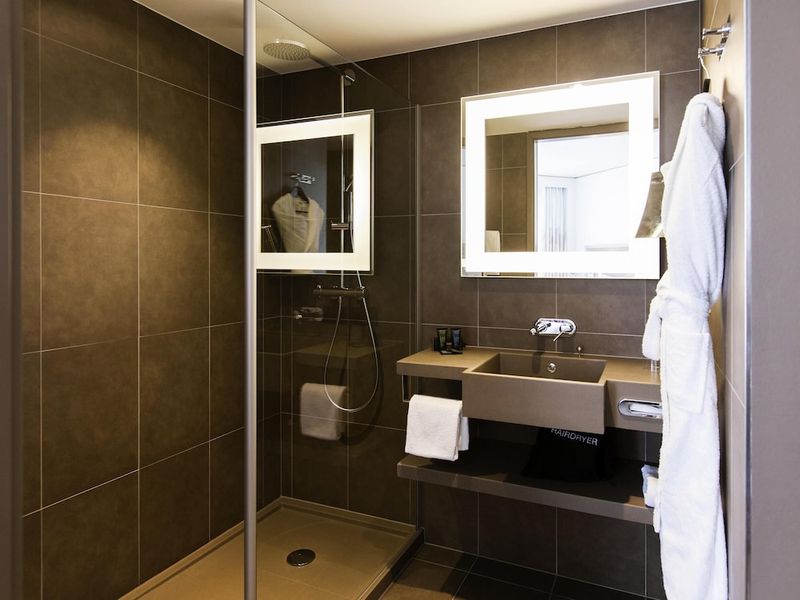 Hotel Novotel Basel City, Schweiz, Basel. Großes 354