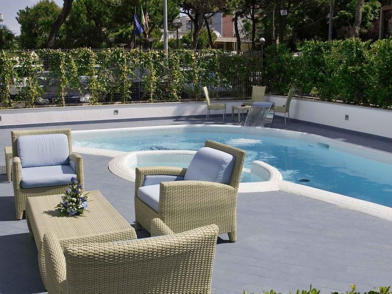 Hotel Mercure Rimini Lungomare, Italien, Rimini. Großes 132