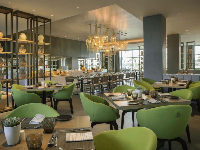 Hotel Novotel Muscat Airport, Oman, Muscat. Großes 207