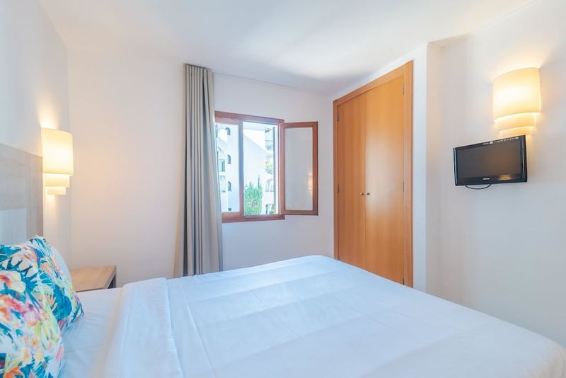 Hotel Flipflop Surfing Playa, Spanien, Santa Ponsa. Großes 160