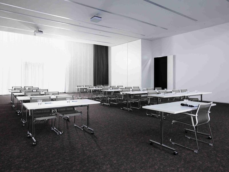 Hotel Novotel Basel City, Schweiz, Basel. Großes 354