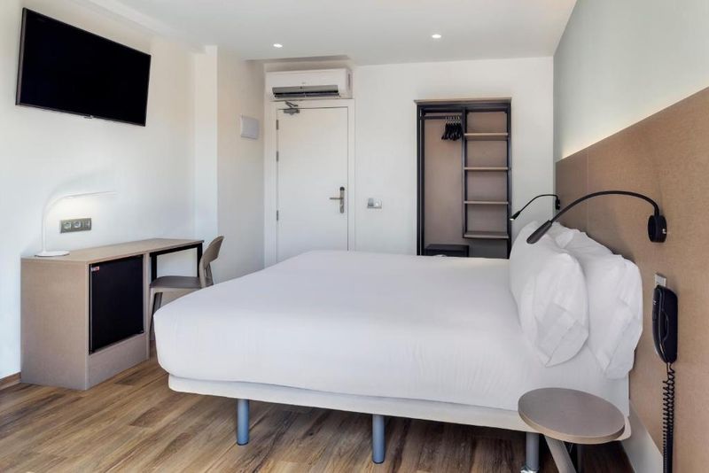 Hotel B&B HOTEL Tarragona Centro Urbis, Spanien, Tarragona. Großes 232