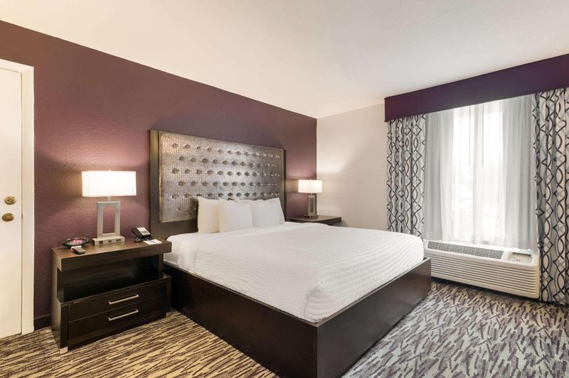 Hotel Clarion Inn & Suites Across From Universal Orlando Resort, USA, Orlando. Großes 304