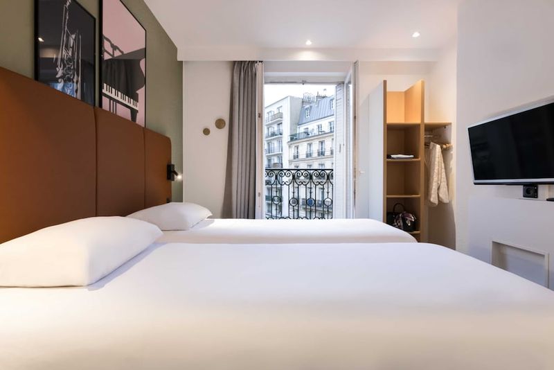 Hotel ibis Paris Gare du Nord TGV, Frankreich, Paris. Großes 341