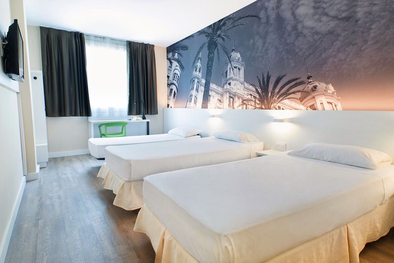 Hotel B&B HOTEL Alicante, Spanien, Alicante. Großes 114