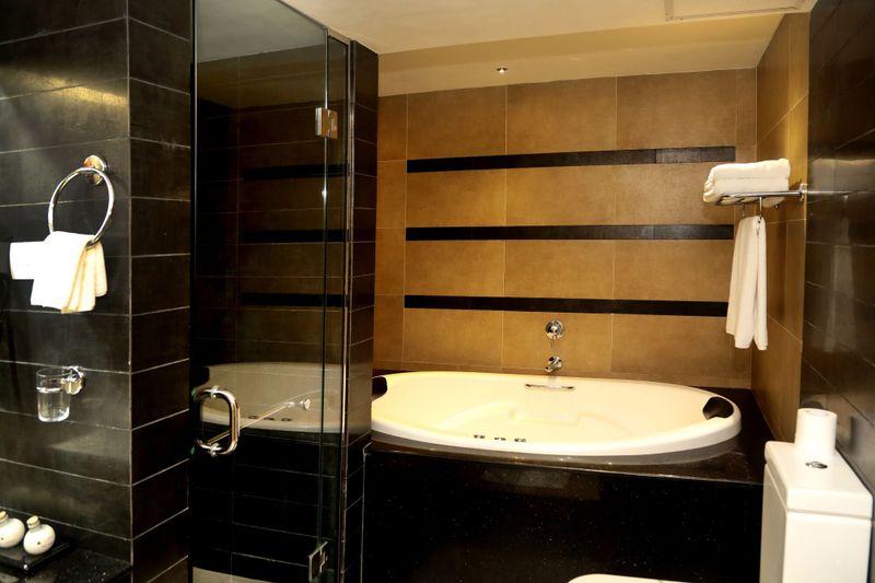 Hotel Grand Udawalawe Safari Resort, Sri Lanka, Udawalawe. Großes 112