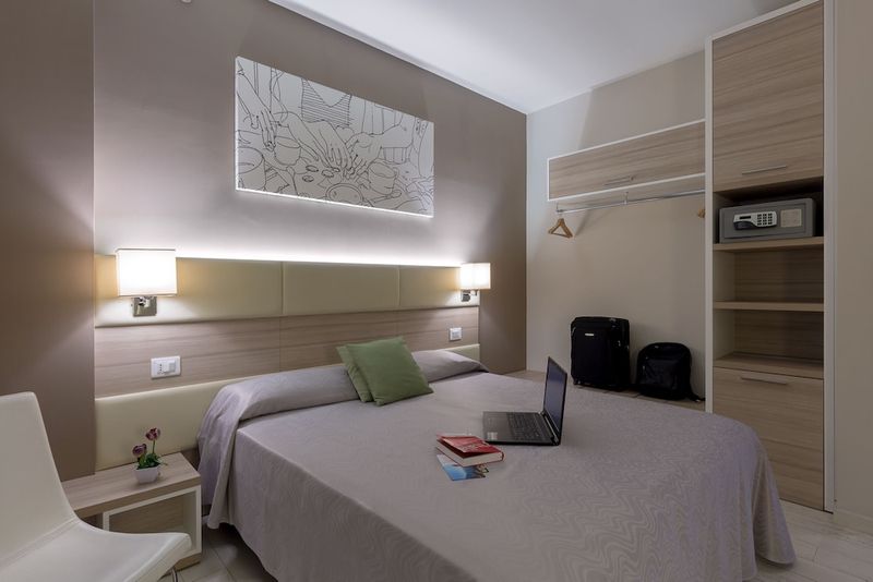 Hotel HOTEL CRISTINA, Italien, Neapel. Großes 544