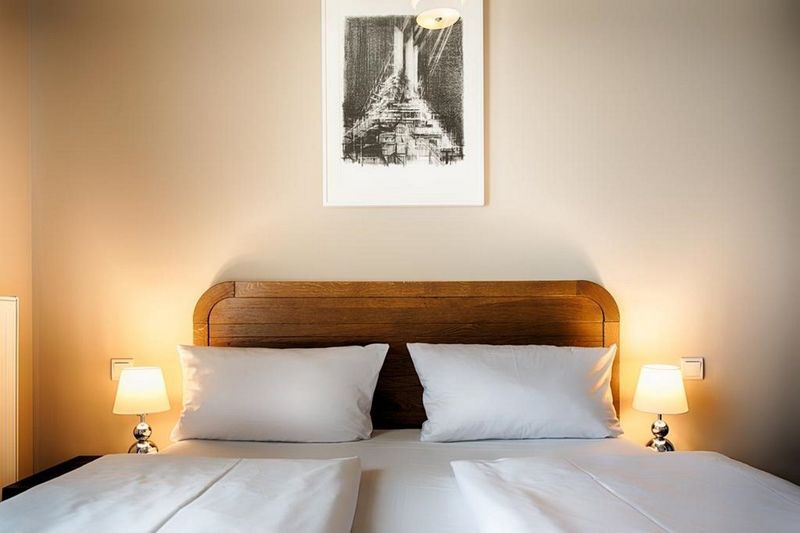 Hotel Mondrian Suites Berlin Checkpoint Charlie, Deutschland, Berlin. Großes 2