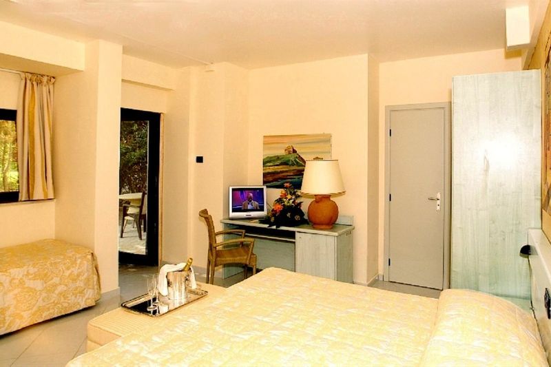 Hotel MClub Acacia Resort Sicily, Italien, Campofelice di Roccella. Großes 2