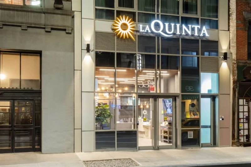 Hotel La Quinta Inn and Suites Times Square South, USA, New York City - Manhattan. Großes 1