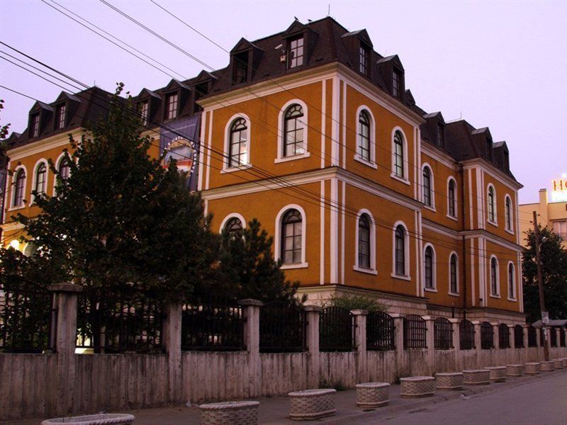 Hotel Parlament Hotel, Kosovo, Pristina. Großes 1