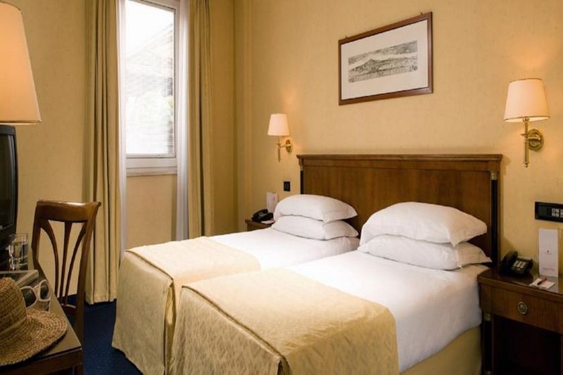 Hotel Ramada By Wyndham Naples, Italien, Neapel. Großes 2