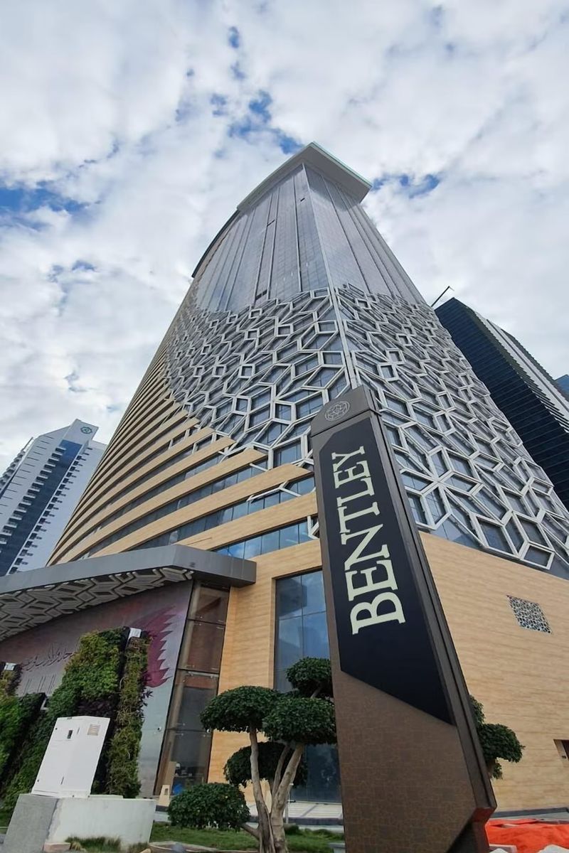 Hotel The Bentley Luxury Hotel and Suites Doha, Katar, Doha. Großes 1