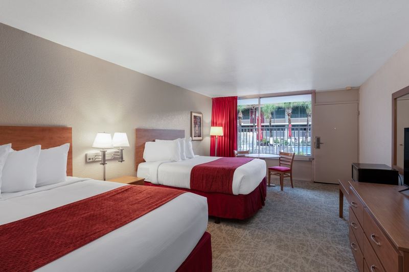 Hotel Ramada by Wyndham Kissimmee Gateway, USA, Kissimmee. Großes 1