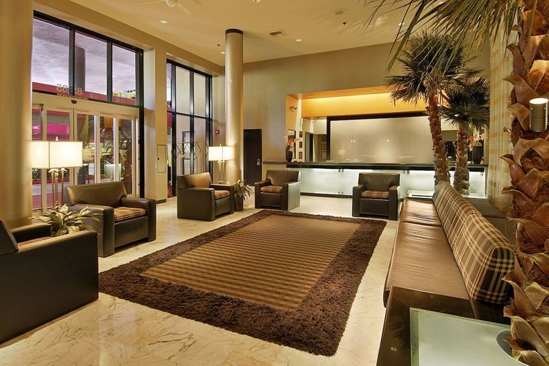 Hotel Ramada Plaza By Wyndham West Hollywood Hotel & Suites, USA, West Hollywood. Großes 2