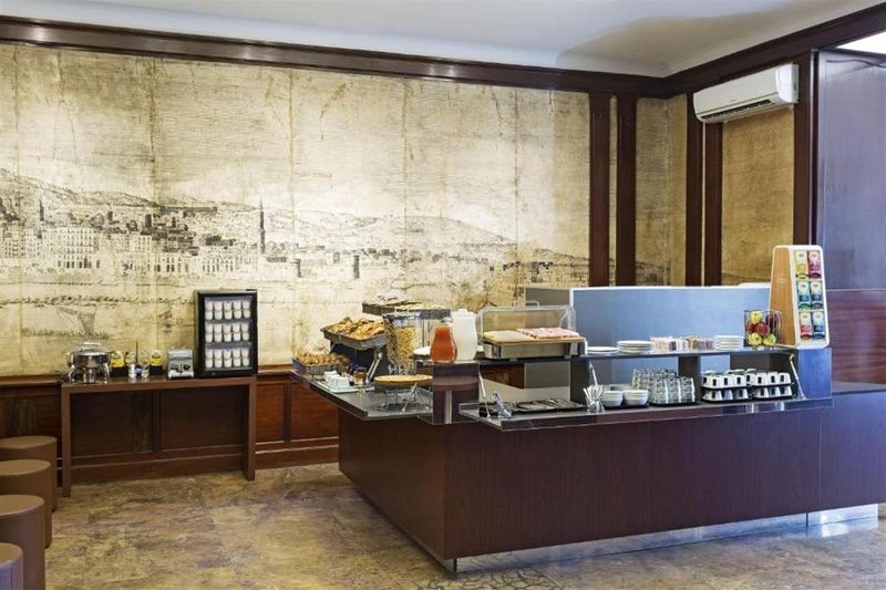 Hotel B&B Hotel Napoli, Italien, Neapel. Großes 1
