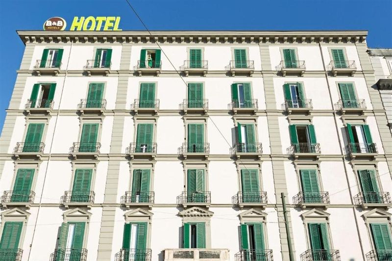Hotel B&B Hotel Napoli, Italien, Neapel. Großes 2