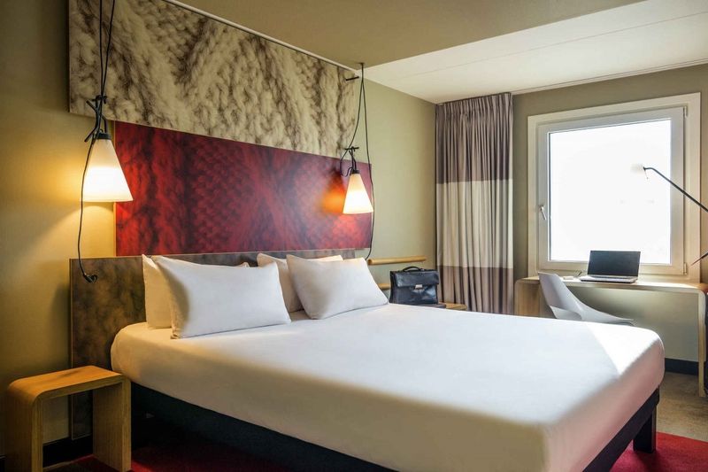 Hotel ibis Schiphol Amsterdam Airport, Niederlande, Badhoevedorp. Großes 2