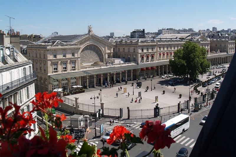 Hotel Libertel Gare de l'Est Français, Frankreich, Paris. Großes 24