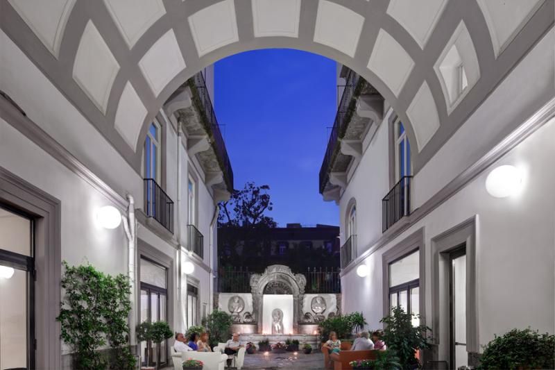 Hotel Piazza Bellini, Italien, Neapel. Großes 1