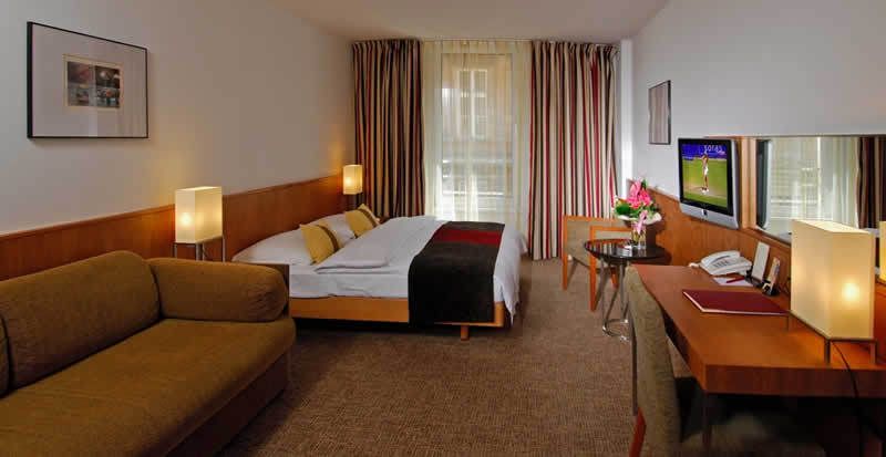 Hotel K + K  Hotel Opera, Ungarn, Budapest. Großes 40