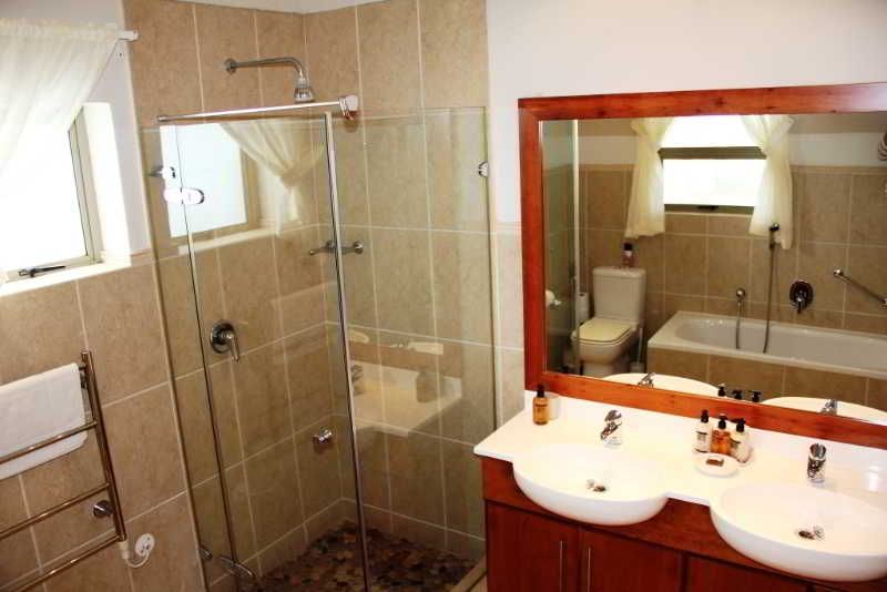 Hotel On the Cliff Guest House, Südafrika, Hermanus. Großes 24