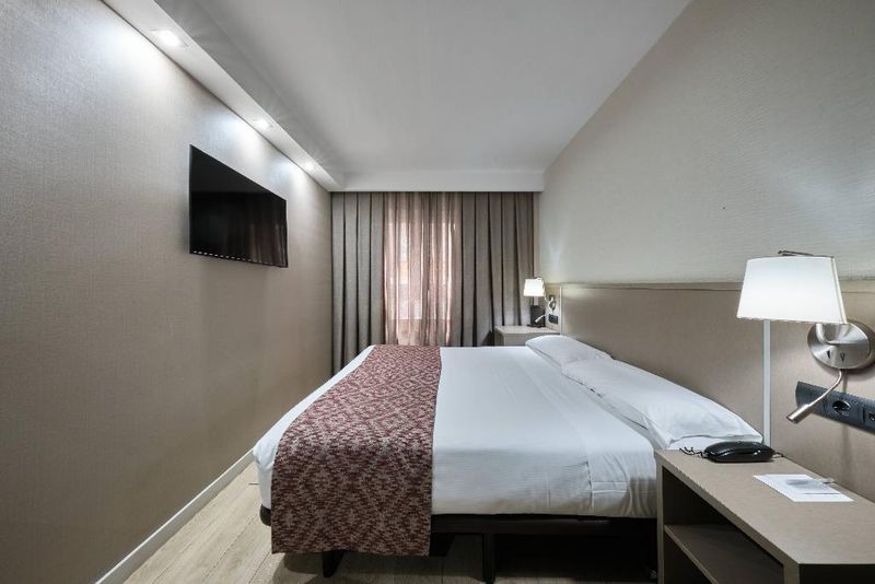 Hotel Catalonia Park Guell, Spanien, Barcelona. Großes 43