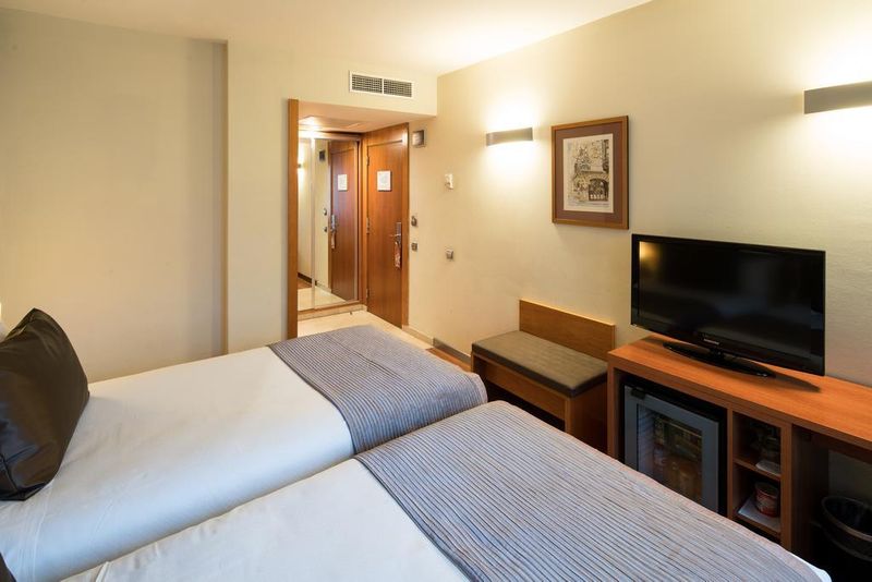 Hotel Catalonia Gracia (ex La Pedrera), Spanien, Barcelona. Großes 1