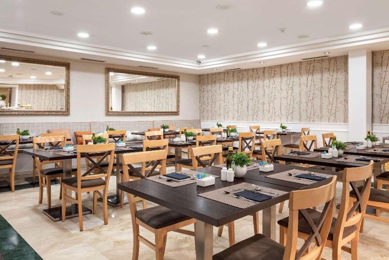 Hotel CATALONIA PUERTA DEL SOL, Spanien, Madrid. Großes 77