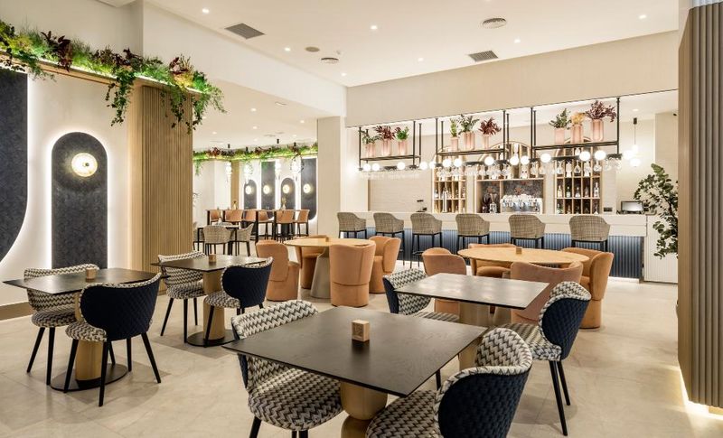 Hotel Ilunion Les Corts Spa, Spanien, Barcelona. Großes 2