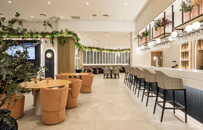 Hotel Ilunion Les Corts Spa, Spanien, Barcelona. Großes 2