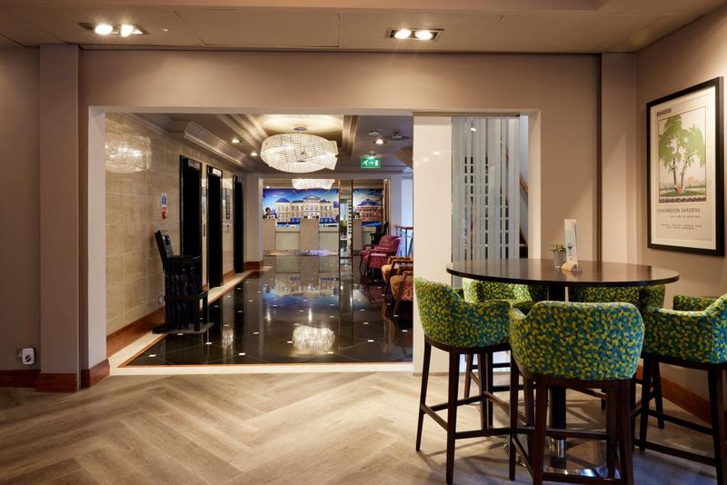 Hotel Thistle London Hyde Park Kensington Gardens, Großbritannien, London. Großes 17