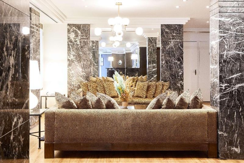 Hotel Plaza Tour Eiffel, Frankreich, Paris. Großes 2