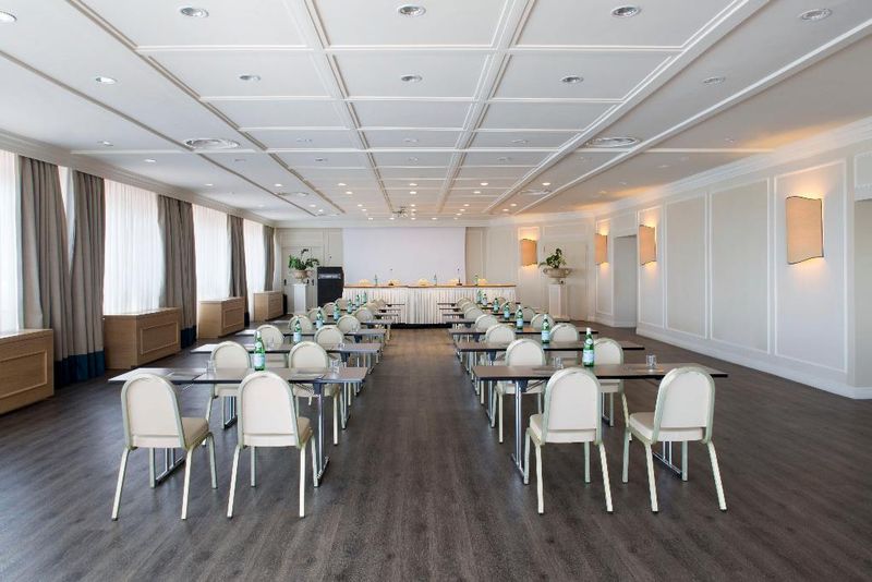 Hotel Starhotels Terminus, Italien, Neapel. Großes 17