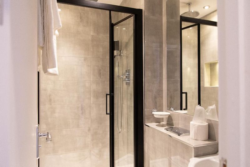 Hotel Reem Hotel, Großbritannien, London. Großes 1