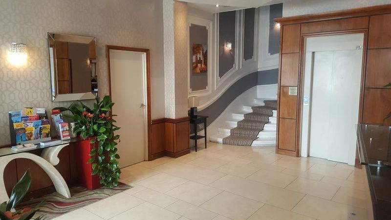 Hotel Duke of Leinster, Großbritannien, London. Großes 2